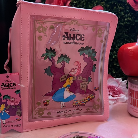 🩷🌸Alice and wonderland makeup bag bundle - Picture 3 of 10